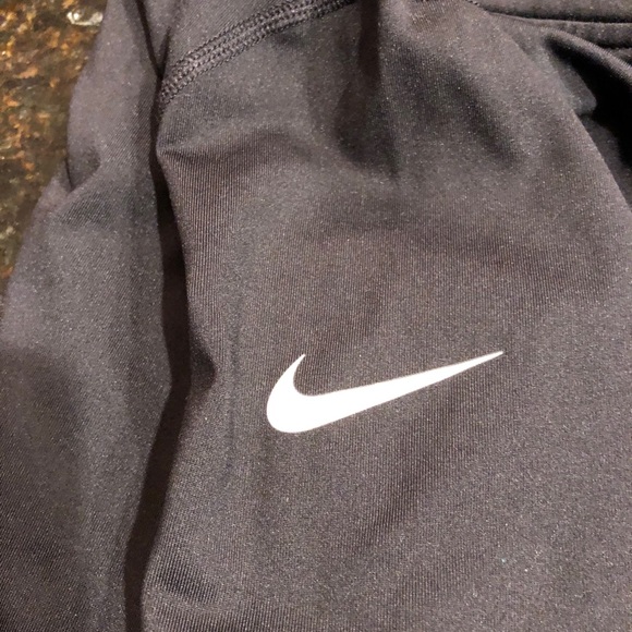 Nike Black Women's Sweatshirt - Picture 4 of 4
